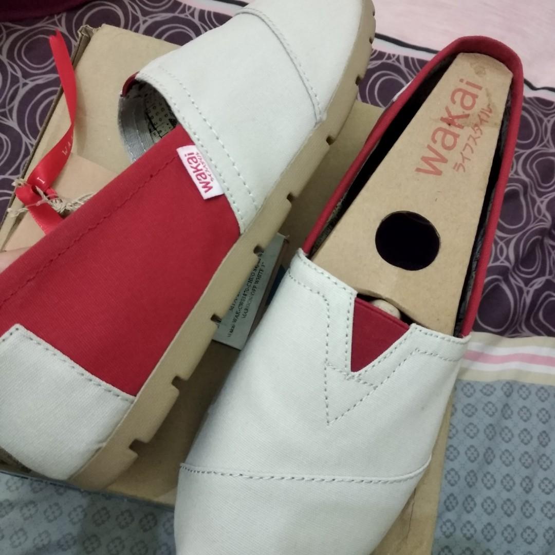 Sepatu Wakai Ori New Women S Fashion Women S Shoes On Carousell