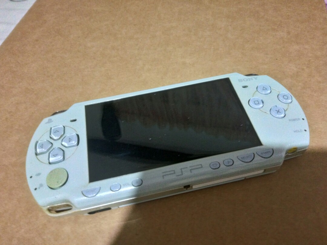 Sony PSP 2006 Model FOR SALE, Video Gaming, Video Game Consoles