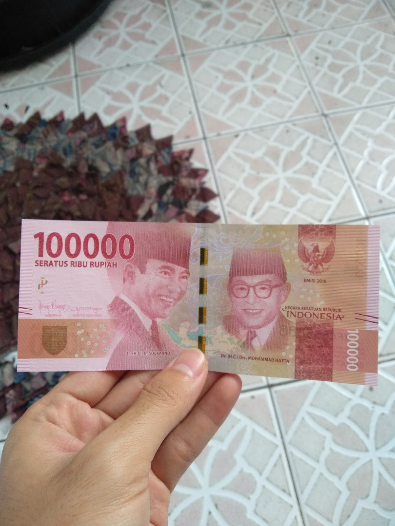 Uang 100ribu Seri Cantik / Langka, Antik, Lainnya di Carousell