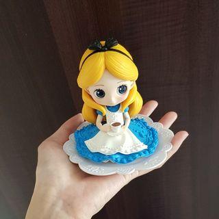 Q posket sugirly Alice