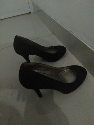 Black high heels fioni payless