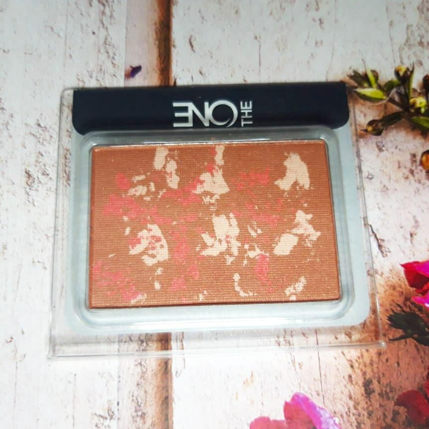 blush on marble oriflame