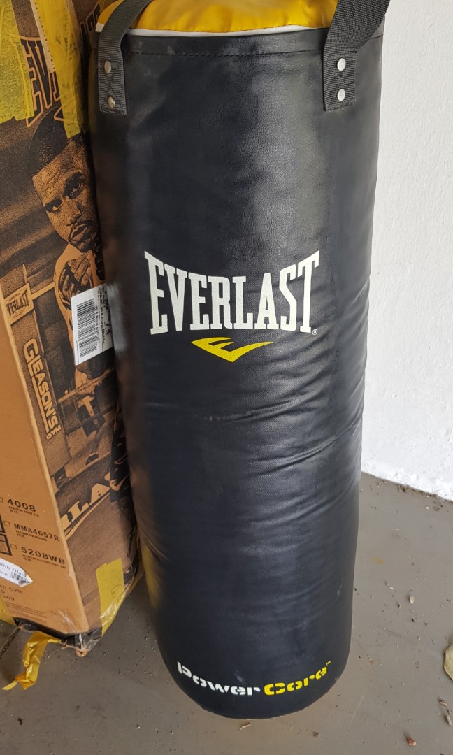 80 lb punching outlet bag with stand