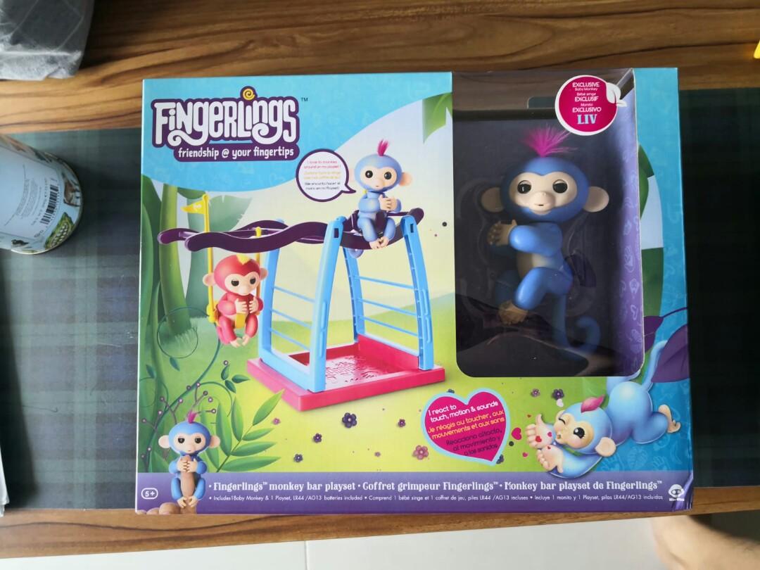 Fingerlings Playset Monkey Bar Playground and Liv the Baby Monkey