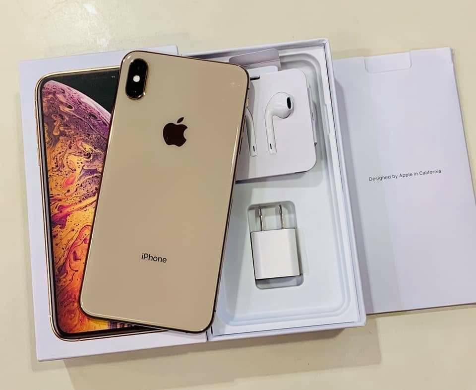 Iphone Xsmax 64gb Gold Complete Package Factory Unlock Mobile Phones Tablets Iphone Iphone X Series On Carousell
