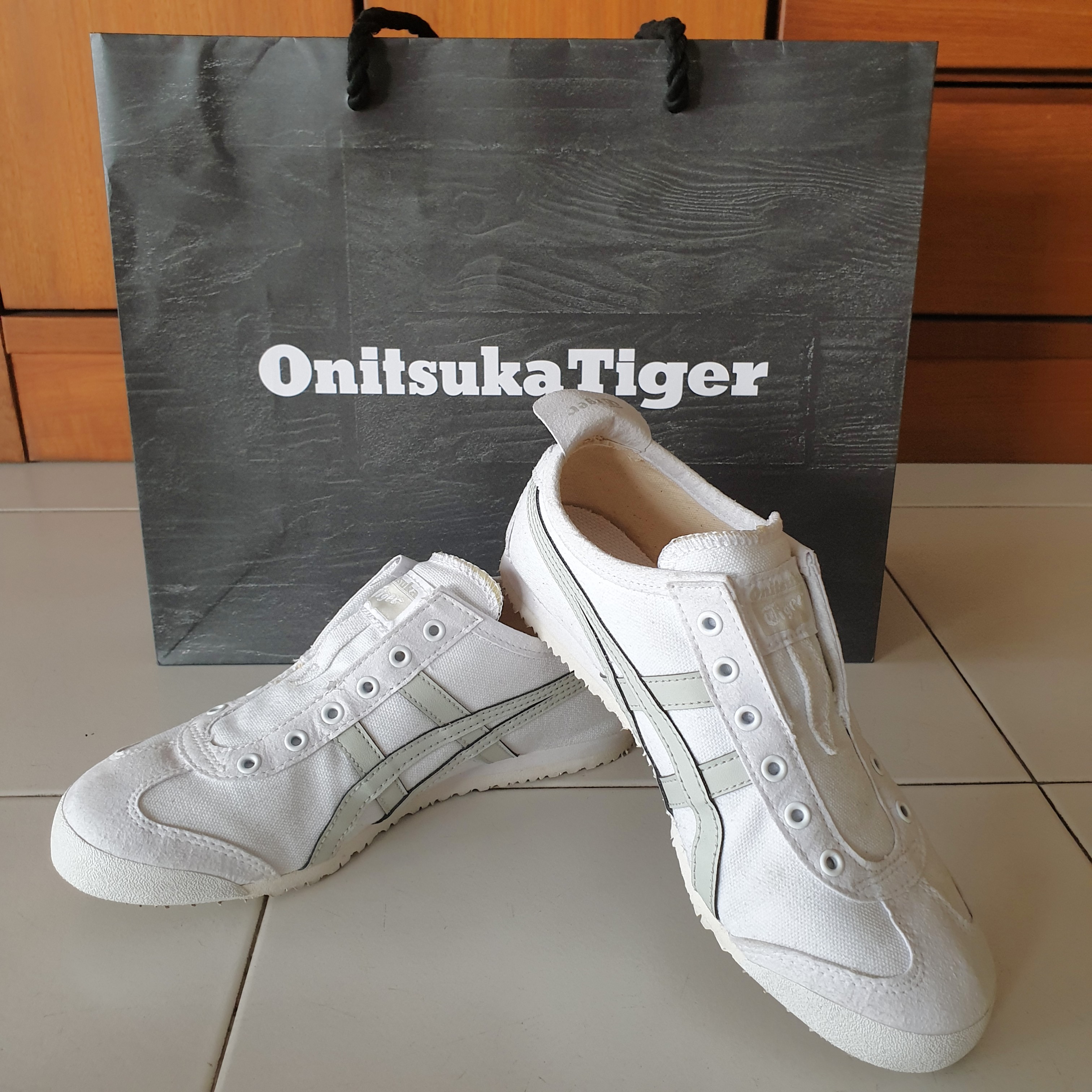 Onitsuka Tiger Mexico 66 Slip On Women S Fashion Shoes Sneakers On Carousell