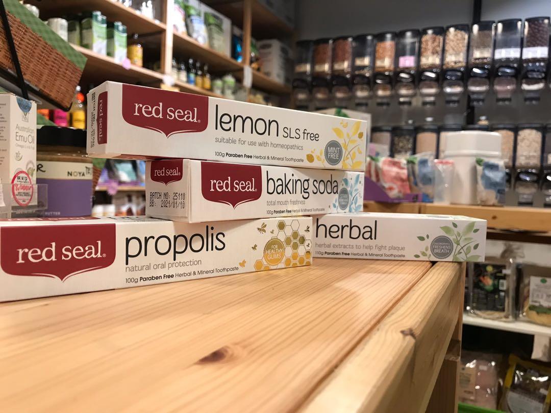 Propolis Toothpaste (Category: Vitamins & Supplements) located in Singapore. Submitted by slim26 (Listing ID 254044508, Image 2). Description: Red Seal Propolis Toothpaste Made in New Zealand Propolis for Healthy Gums Antiseptic and antibacterial Effective for bleeding gums and ulcers Paraben Free No added fluoride Not suitable for people who are sensitive to bee extracts #red Seal #propolis #toothpaste .