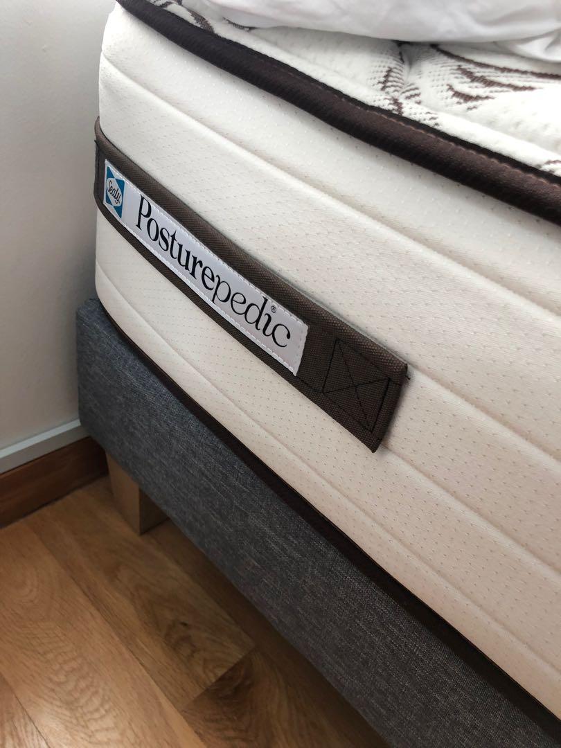 Queen Bed Sealy Mattress (Japanese family), Furniture & Home Living