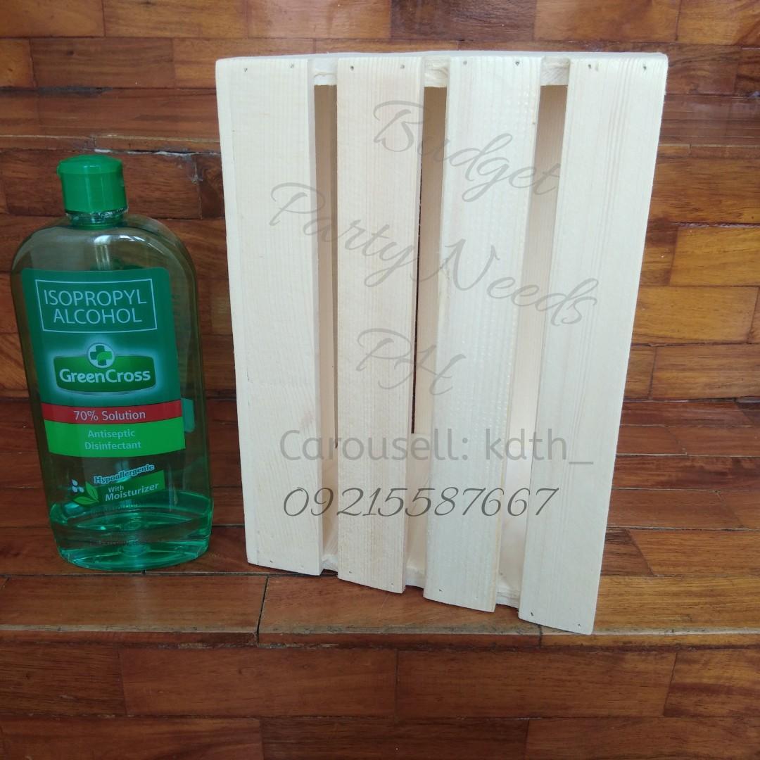 Small Wooden Crate (Category: Soil & Fertilisers) located in Las Pinas. Submitted by kdth_ (Listing ID 254066211, Image 2). Description: Php 250 for the small crate Size: 10 inches x 6 inches x 7 inches ✨Great for dessert tables, bazaars, your plant garden, parties, etc. 📍Located in Las Piñas City. Buyer/ renter shall pay for the cost of shipping or can pick up/drop off directly. 💸MOP: BDO, Unionbank, GCash. 🔸Note: Display Shelf and Cupcake st