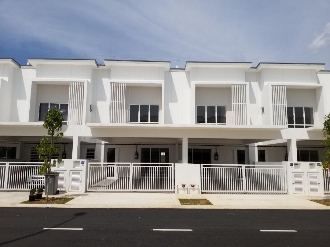 Suriaman 2A DELLORA 2Storey House For Rent Bandar Sri Sendayan