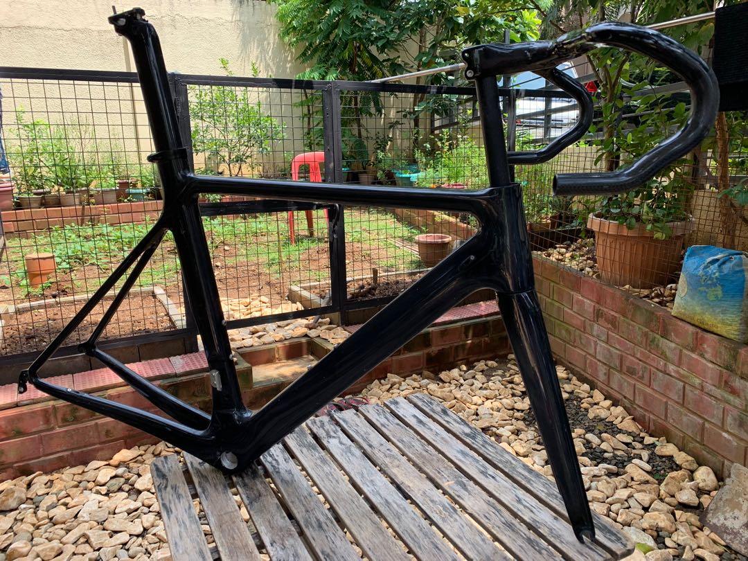 Unused TT Full Carbon frameset, with cockpit & seat post (54”) (Category: Bicycles) located in Antipolo. Submitted by limxrich (Listing ID 253999185, Image 1). Description: Bought directly from the factory 2 years ago when I visited China. Never assembled. Gathering dust and cobwebs. .