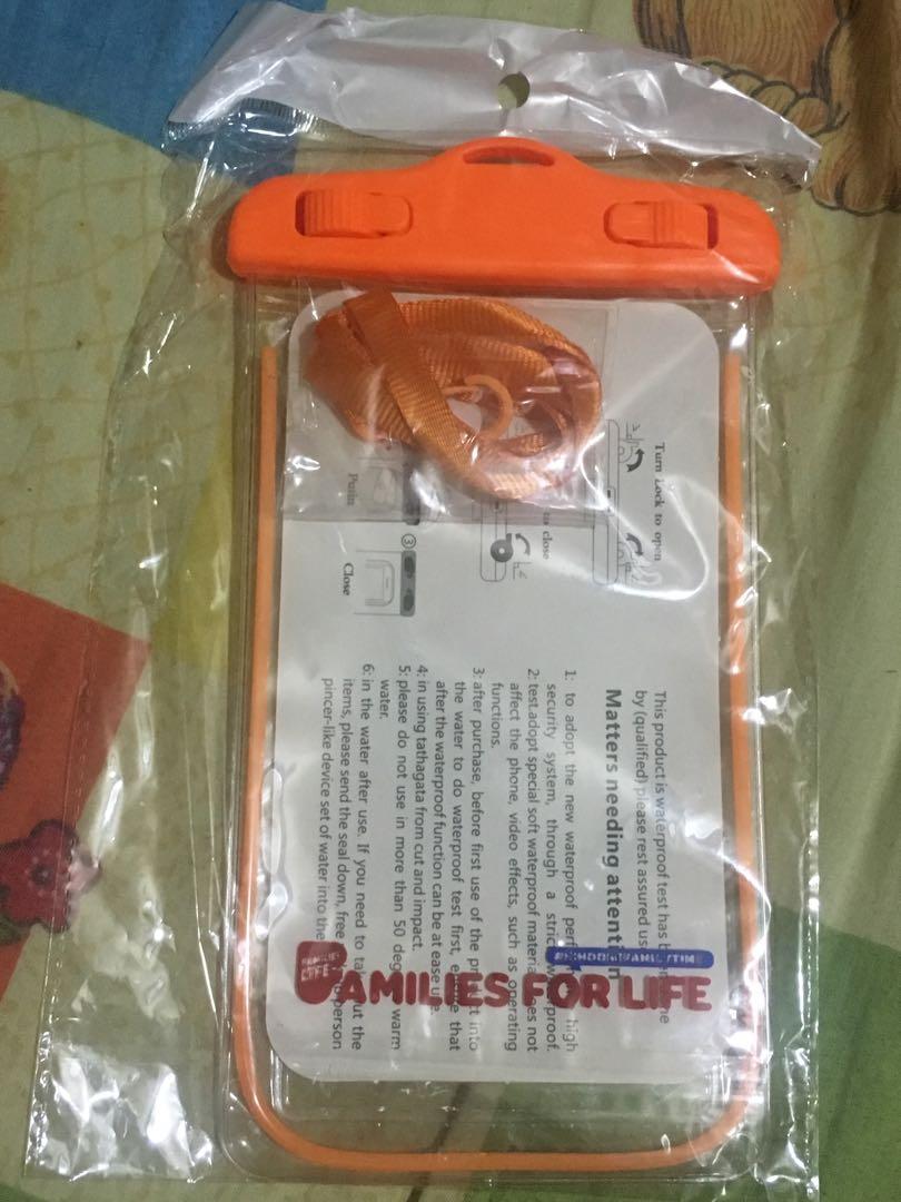 Waterproof casing (Category: Cases & Sleeves) located in Singapore. Submitted by nghsjames (Listing ID 253962817, Image 1). Description: .