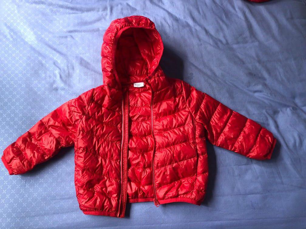 Winter Jacket (Category: Babies & Kids Fashion) located in Singapore. Submitted by kenn80 (Listing ID 254020299, Image 1). Description: Used once for overseas trip My daughter outgrown it Condition is as good as new Comes with pouch for easy storage PM for more information .