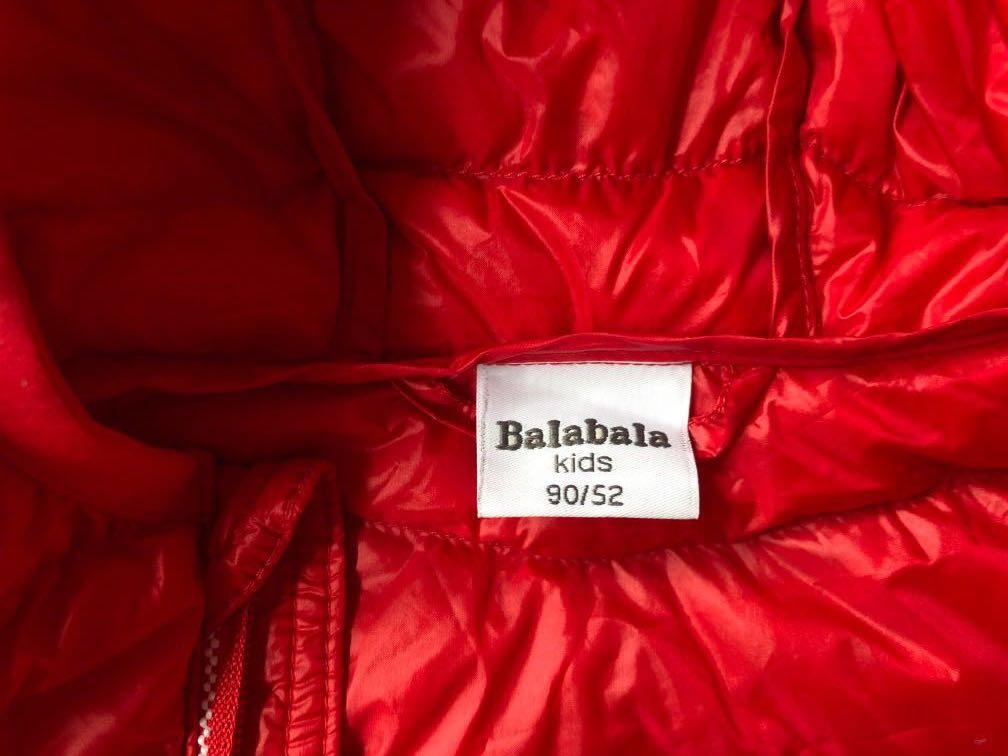 Winter Jacket (Category: Babies & Kids Fashion) located in Singapore. Submitted by kenn80 (Listing ID 254020299, Image 2). Description: Used once for overseas trip My daughter outgrown it Condition is as good as new Comes with pouch for easy storage PM for more information .
