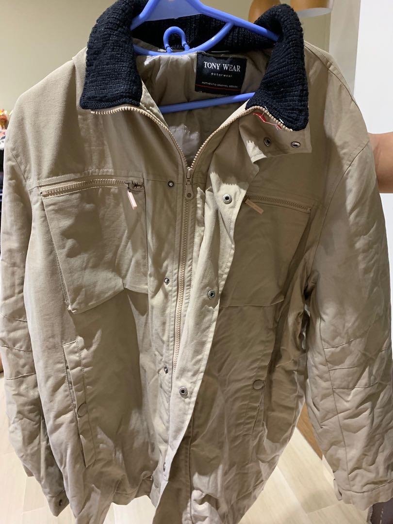 Winter Jacket (Category: Coats, Jackets and Outerwear) located in Singapore. Submitted by hlong (Listing ID 254090491, Image 1). Description: .