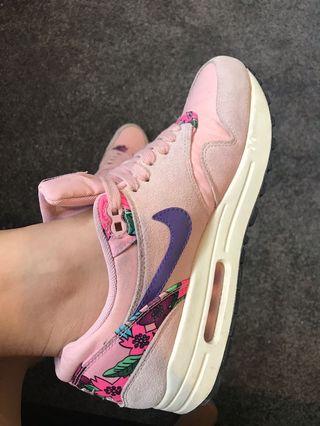 Nike Airmax Print size 9 Us