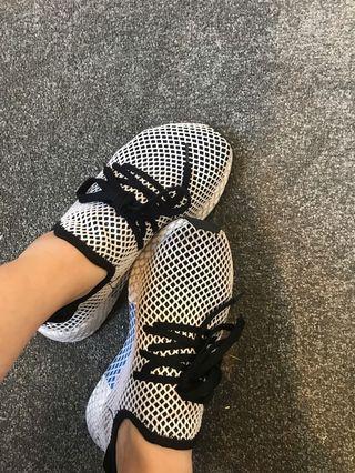 Adidas Deerup Runner size 8US