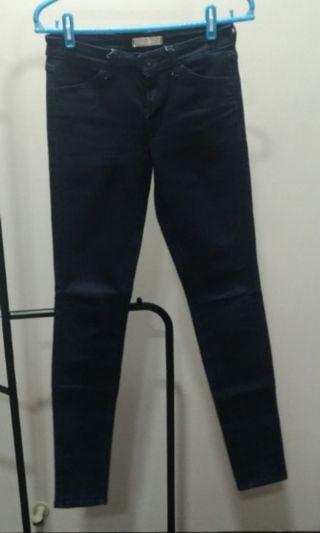 uniqlo 彈性緊身牛仔褲