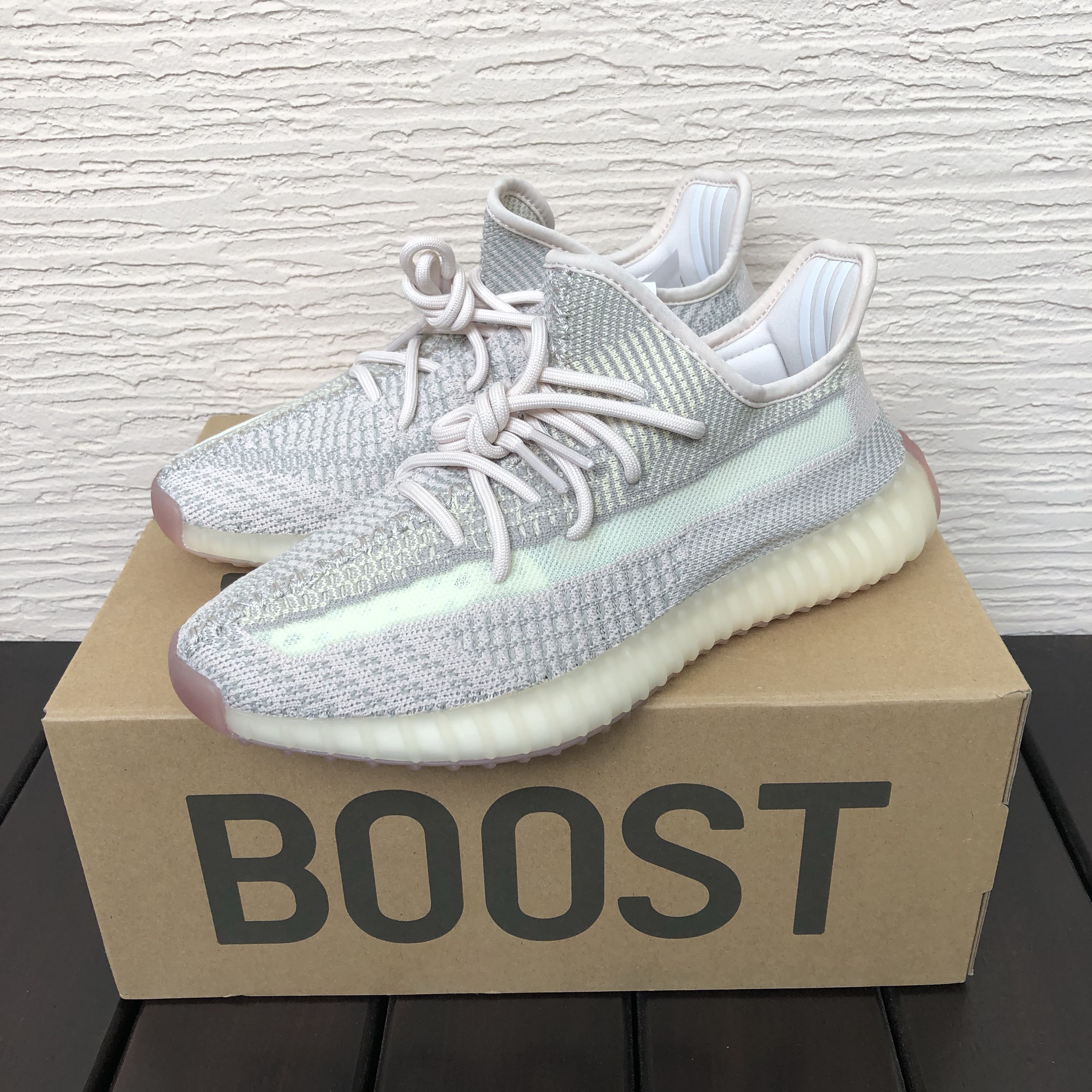 Adidas Yeezy Boost 350 v2 Citrin non- reflective, Men's Fashion, Footwear,  Sneakers on Carousell