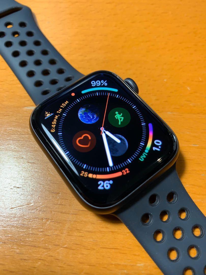 Apple watch series 4 gps space grey with black sales sport loop