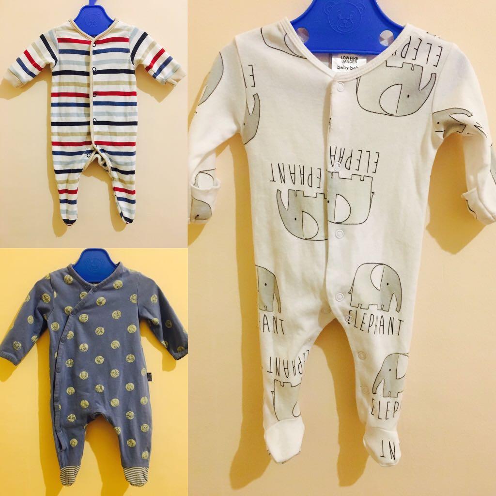 Baby Frogsuit (Category: Babies & Kids Fashion) located in Mandaluyong City. Submitted by rafjaye (Listing ID 254161273, Image 1). Description: Get all for 250 only Fits 0-3months baby.