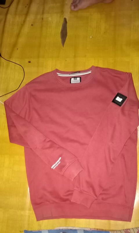 Harga crewneck shop weekend offender