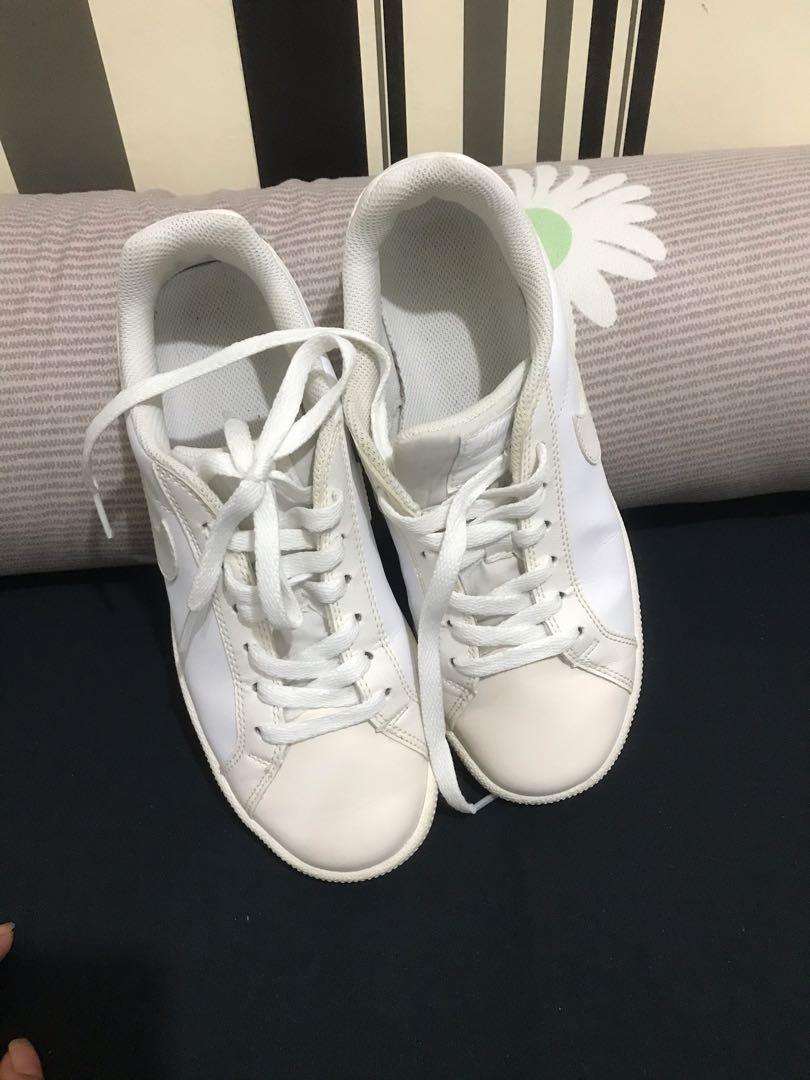 cheap white nike shoes womens