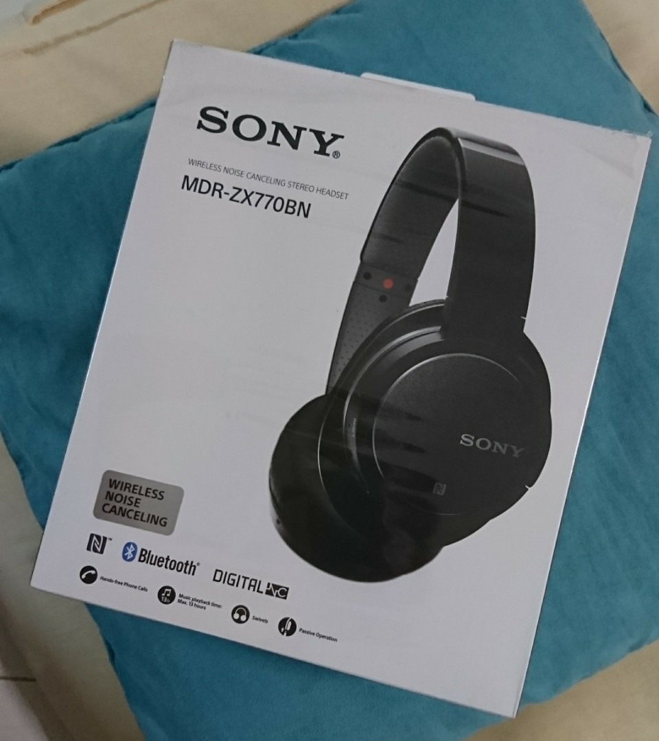 Sony Stereo Headphones, Audio, Headphones & Headsets on Carousell