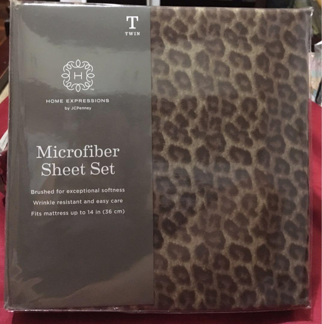 Safari TWIN SIZE Bed Sheet Set 3 pcs (Category: Bed Frames & Mattresses) located in Quezon City. Submitted by lynn.lopez (Listing ID 254253437, Image 1). Description: -bought in US TWIN SIZE SAFARI COLOR ( Home Expressions) - flat sheet 66x96 in, fitted sheet Fitted mattress 39x75 in & 2 pillowcases 21x32 Inches -wrinkle resistant -100% polyester -machine washable - by JC Penney -meet-up in sm north/ trinoma -shipping: lbc -payment: bdo or bpi de