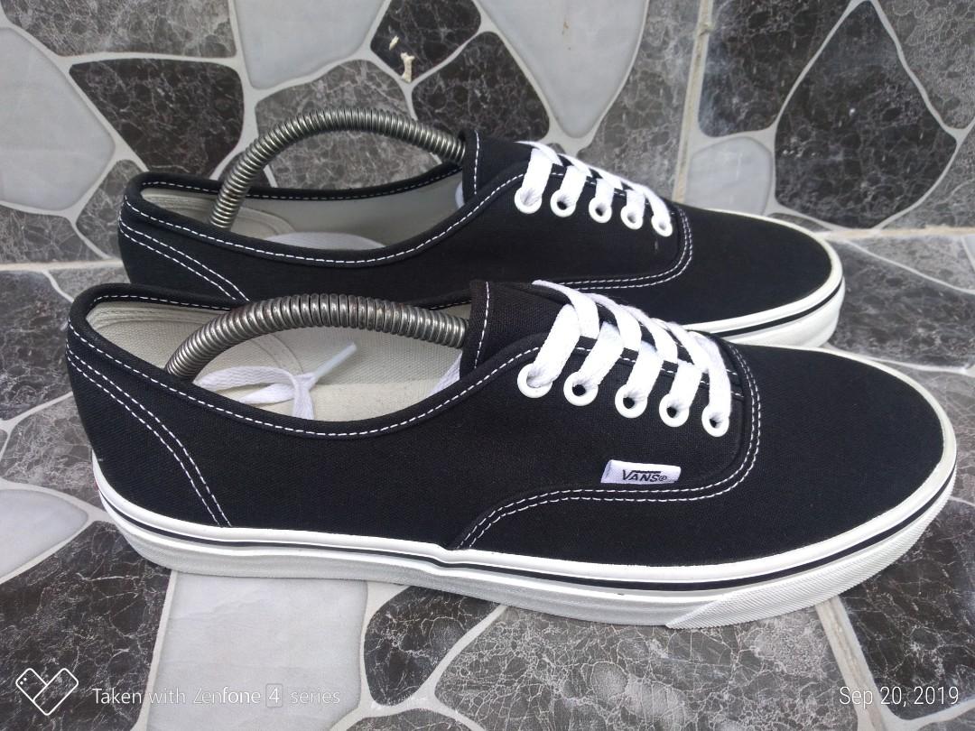 black n white vans