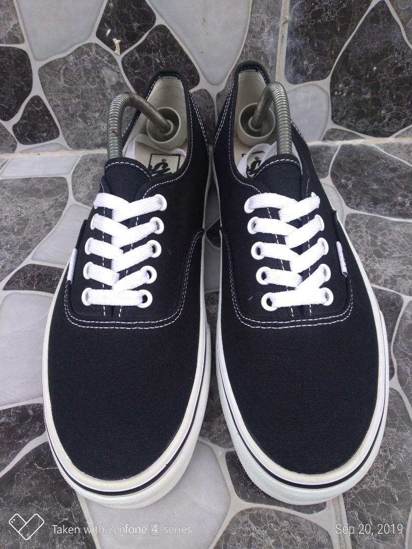 black n white vans
