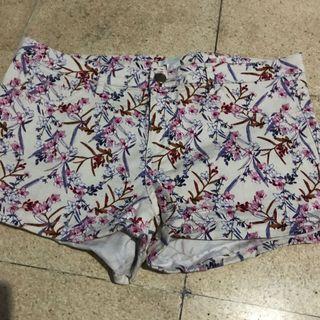 Floral Short Pants Celana Pendek H&M Divided
