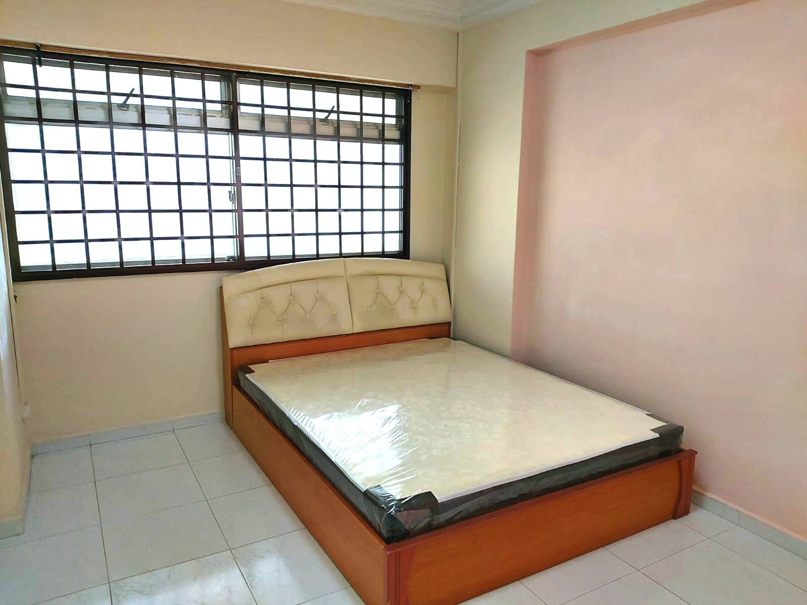 (Category: ) located in . Submitted by johnnylee.realtor (Listing ID 253368690, Image 1). Description: .
