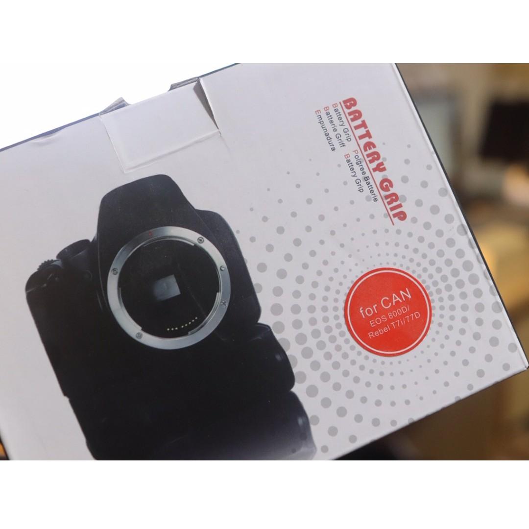 Battery Grip Canon EOS 800D Rebel T7i/77D, Photography, Camera Accessories,  Others on Carousell