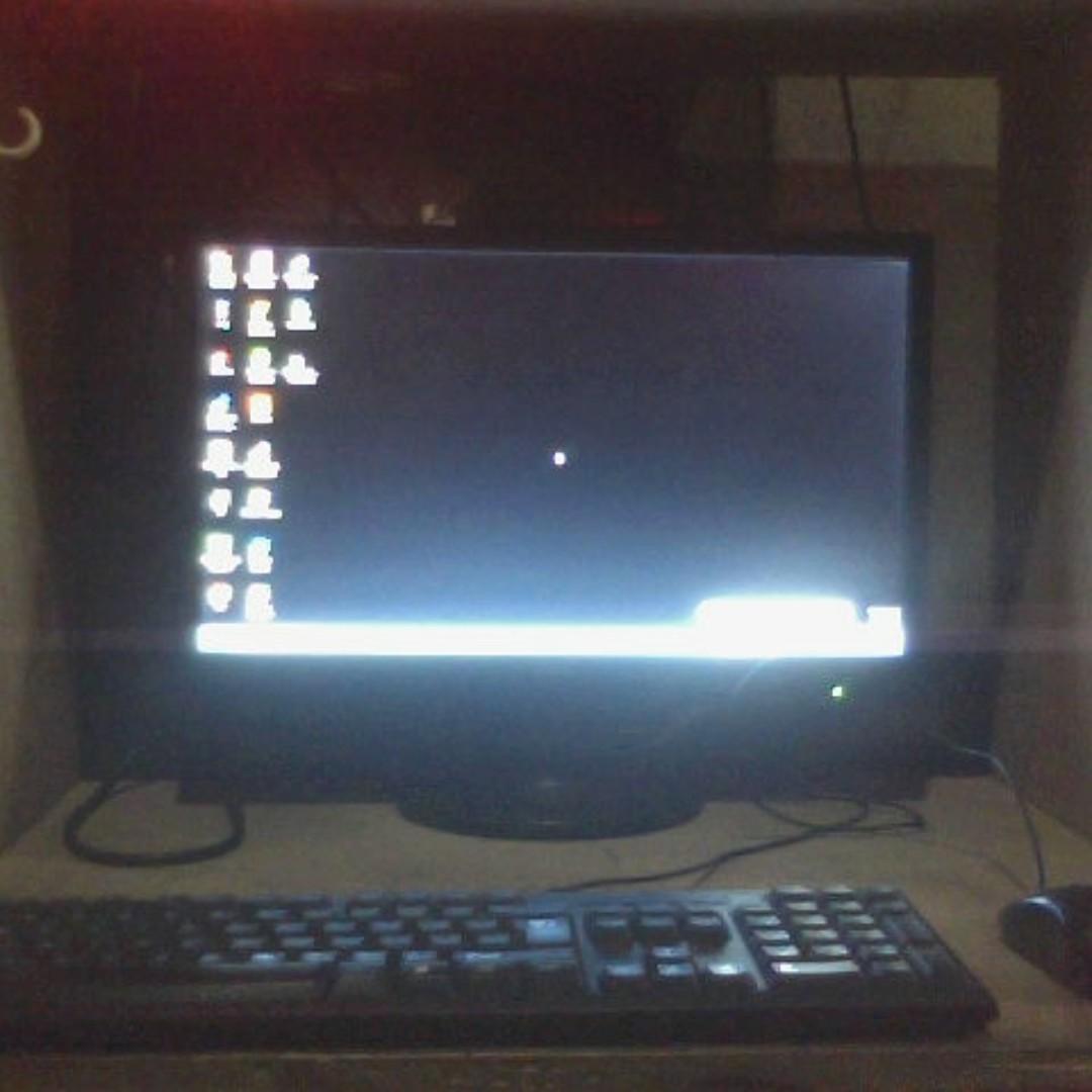 Computer Set (Category: Desktops) located in Subic. Submitted by donpogi (Listing ID 254494257, Image 1). Description: Windows 7 Ultimate i3--4170 3.70 GHZ 4 GIG RAM 32 BIT 1 TERABYTE HDD 22 INCHES LED MONITOR Mouse Keyboard Headset A.V.R with LAN GAMES ISSUE: Walang takip yung gilid ng CPU, hindi ko na mahanap .