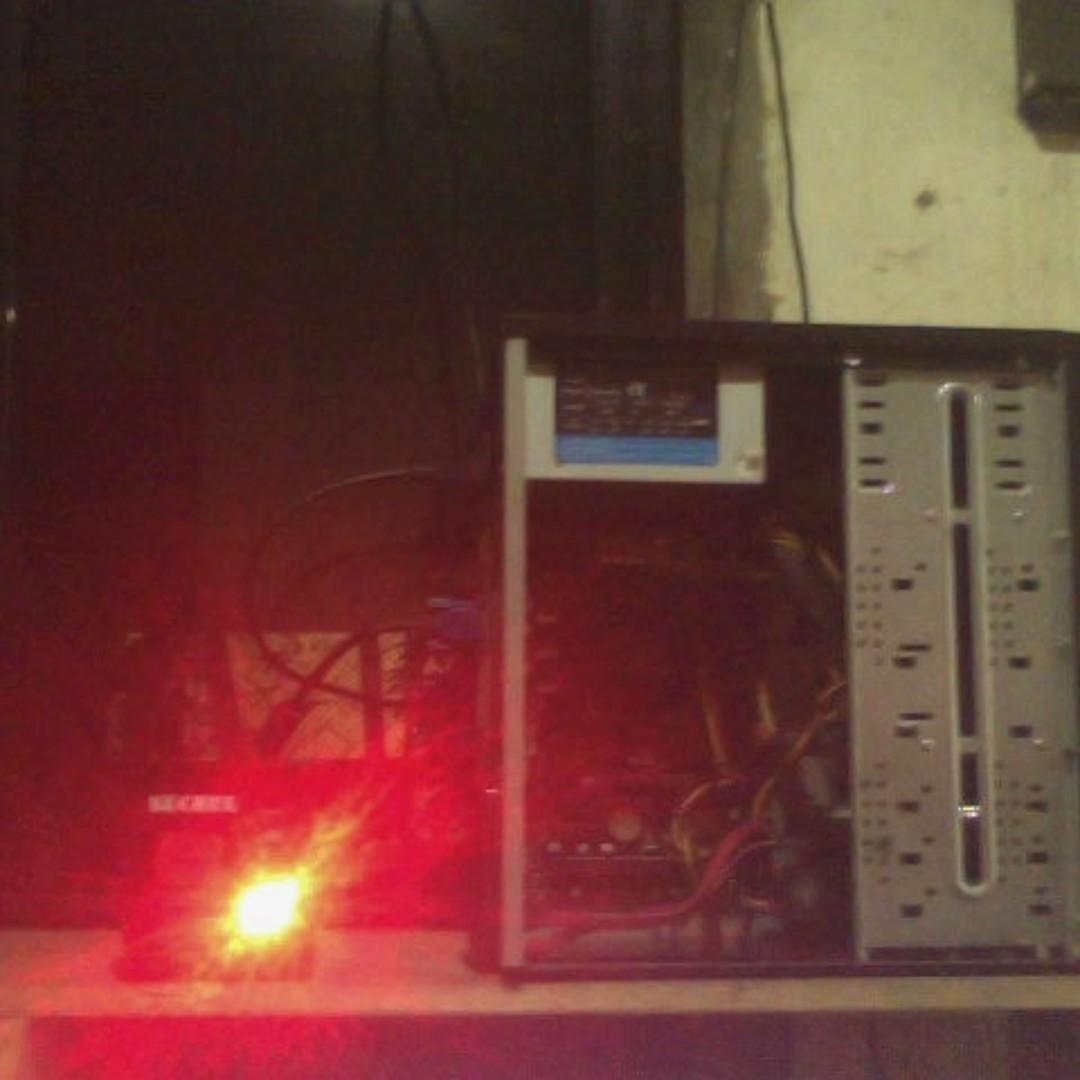 Computer Set (Category: Desktops) located in Subic. Submitted by donpogi (Listing ID 254494257, Image 2). Description: Windows 7 Ultimate i3--4170 3.70 GHZ 4 GIG RAM 32 BIT 1 TERABYTE HDD 22 INCHES LED MONITOR Mouse Keyboard Headset A.V.R with LAN GAMES ISSUE: Walang takip yung gilid ng CPU, hindi ko na mahanap .