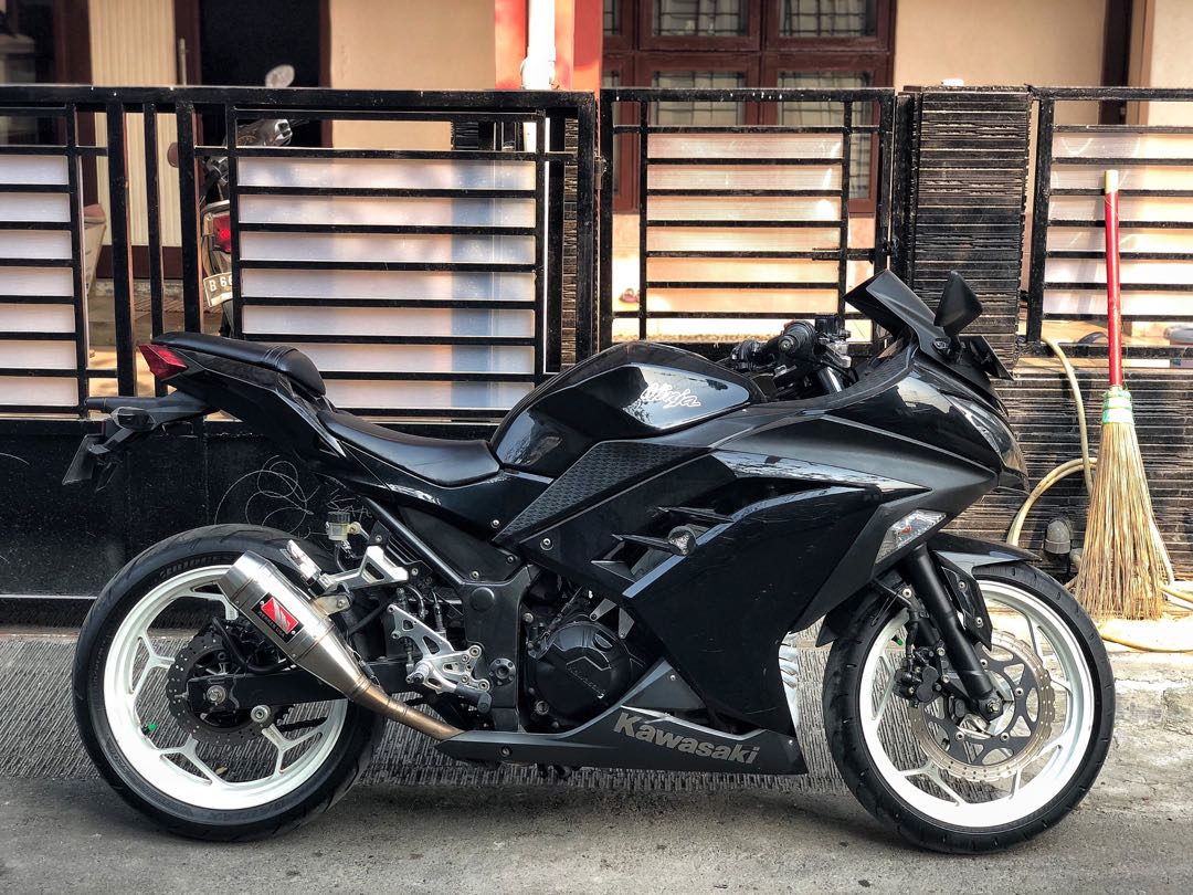 Kawasaki ninja 250 FI hitam 2012 akhir, Motor di Carousell