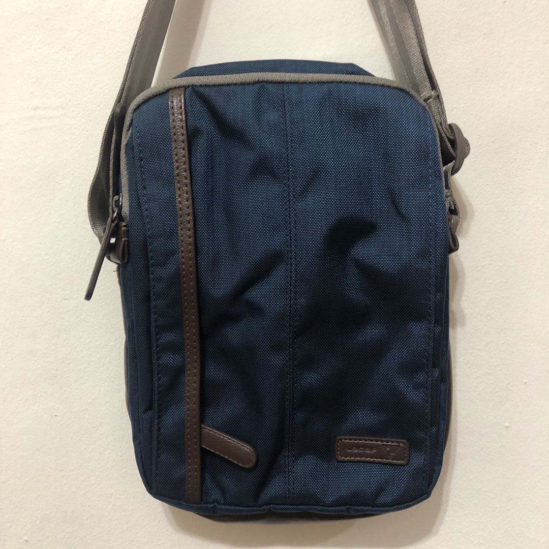 Lecaf Sling Bag