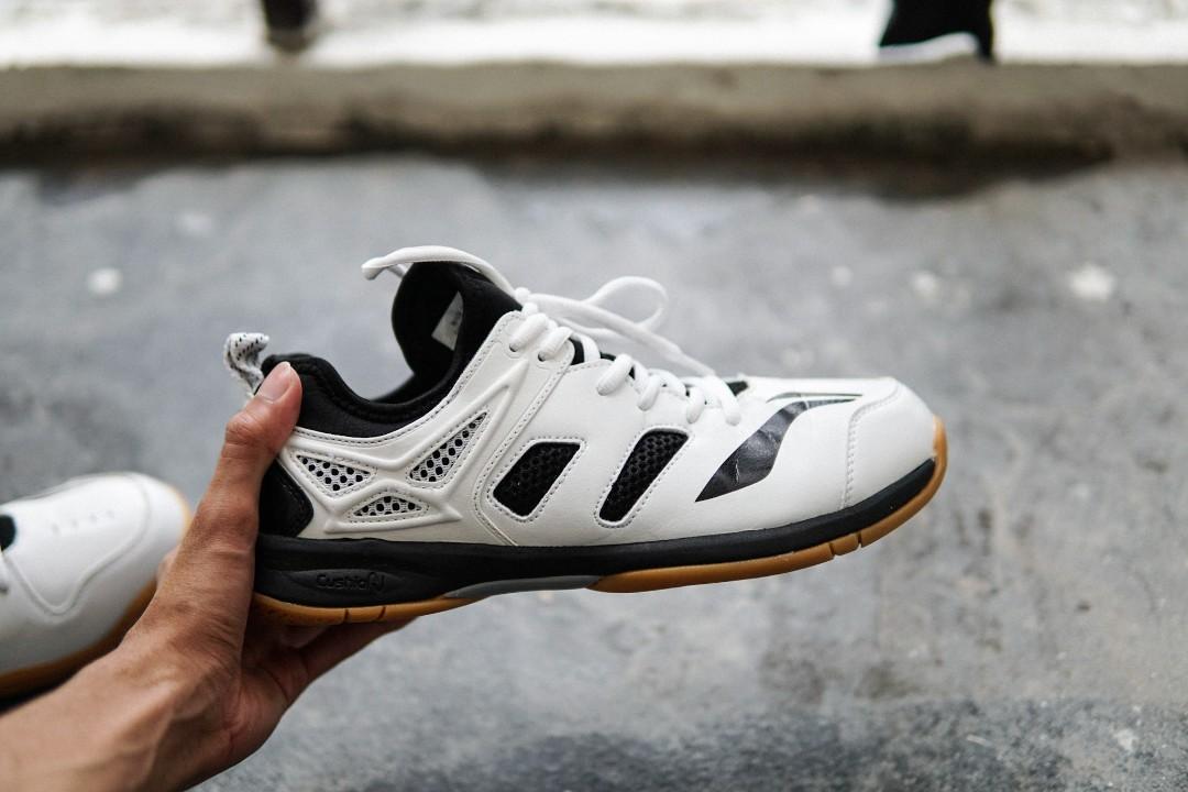 Lining BRIO AYTM091 1 Badminton Shoes Men s Fashion Activewear