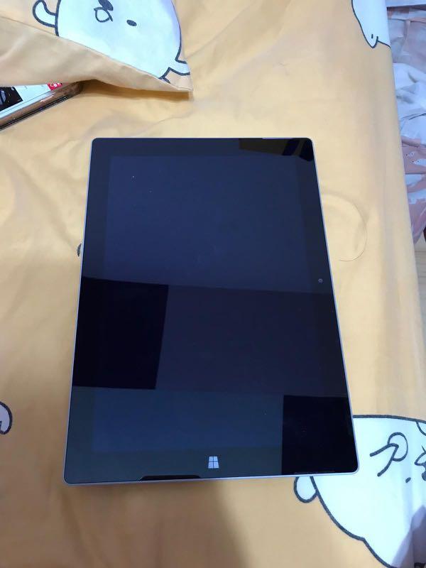 Microsoft surface 3 (Category: Laptops & Notebooks) located in Singapore. Submitted by isell2you (Listing ID 254497321, Image 2). Description: Surface 3 is a 2-in-1 detachable from the Microsoft Surface series, unveiled by Microsoft on 31 March 2015 and released on 5 May 2015. Unlike its predecessor, the Surface 2, Surface 3 utilizes an x86 Intel Atom system-on-chip architecture, or SoC, rather than a processor with ARM architecture such as the N