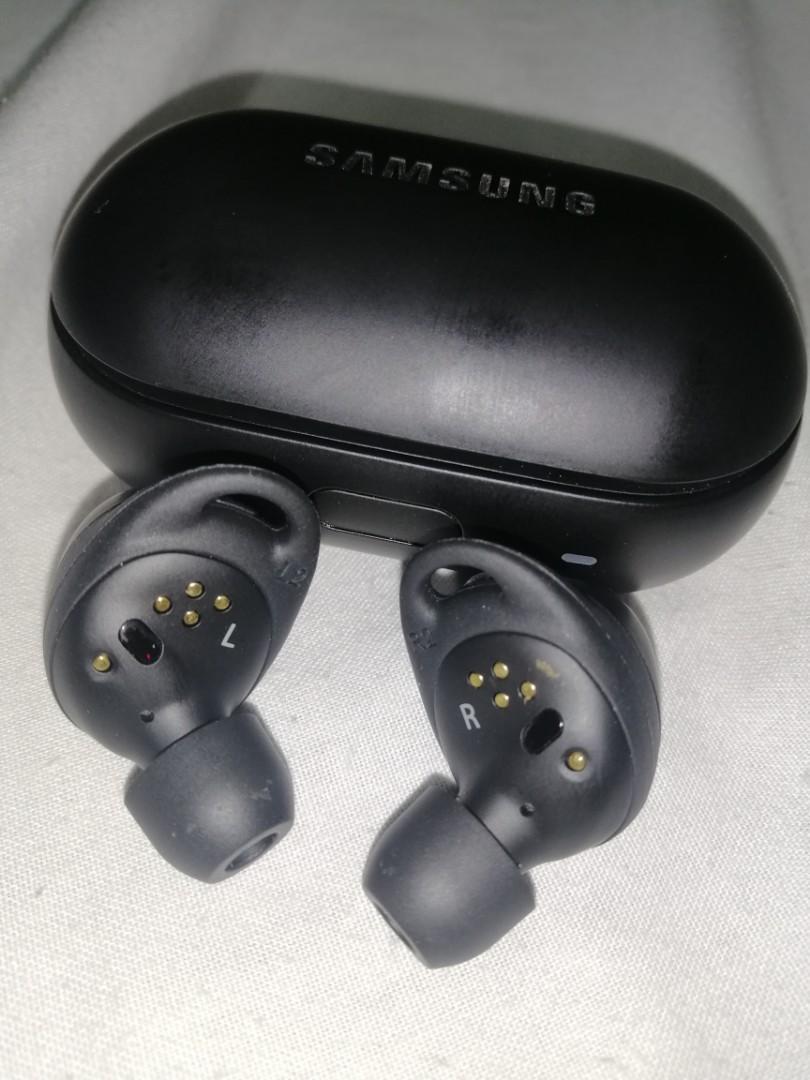 Sm r140 best sale earbuds price