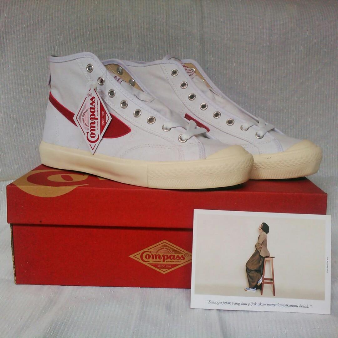 Sepatu Compass Hi Gazelle White Red Fesyen Pria Sepatu Sneakers Di Carousell