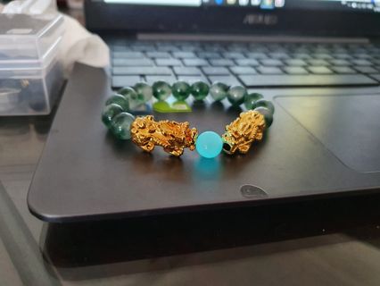 (Category: ) located in . Submitted by hustleclothing (Listing ID 254584103, Image 1). Description: .