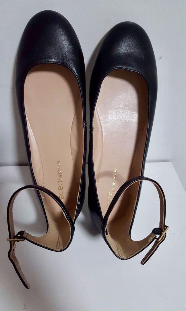 Bcbg Ballet Flats With Ankle Strap Women S Fashion Shoes Flats Sandals On Carousell Women's shoes bcbg bcbgeneration dylann ballet flats moccasins gold metallic. carousell