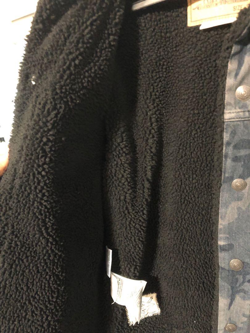 Levi's x Justin Timberlake Sherpa Trucker Jacket Black Camo, Men's Fashion,  Coats, Jackets and Outerwear on Carousell