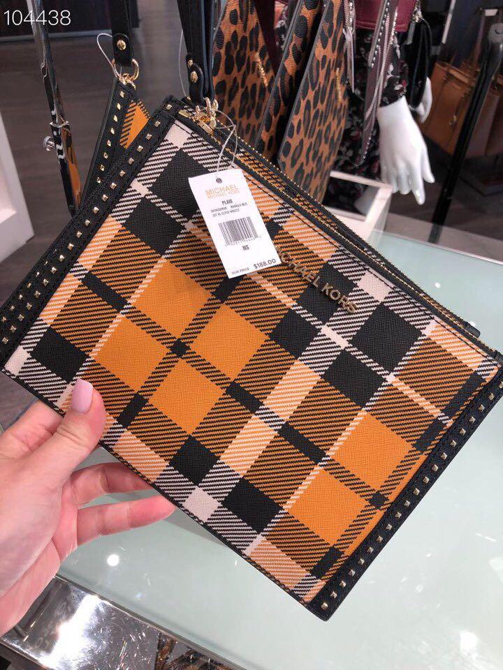 michael kors xl wristlet