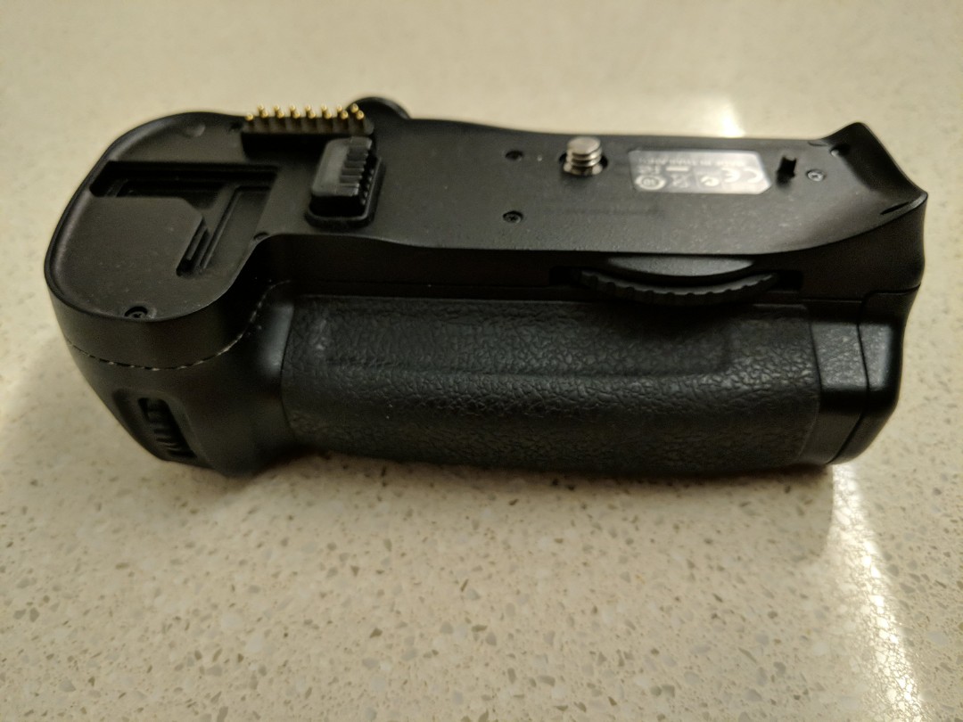 Nikon MBD10 Battery Grip Full Box & Accessories *Final Price