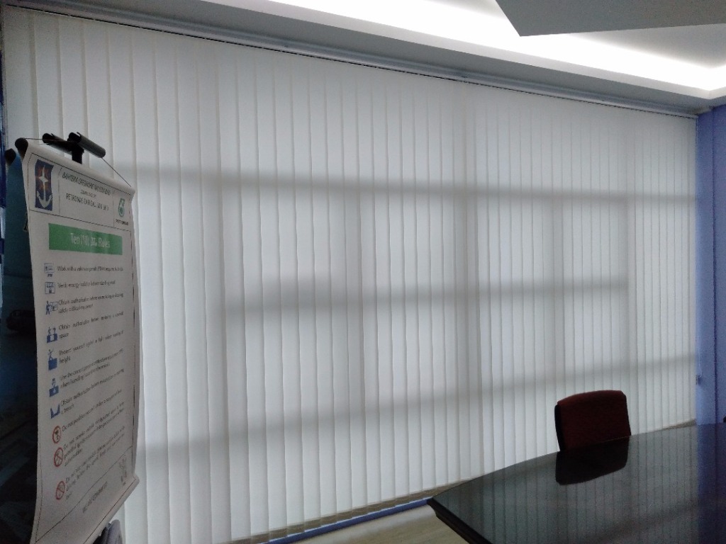 VERTICAL BLIND AND CURTAIN LANGSIR ROLLER BLIND, Services, Others on
