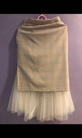 Plaid beige skirt