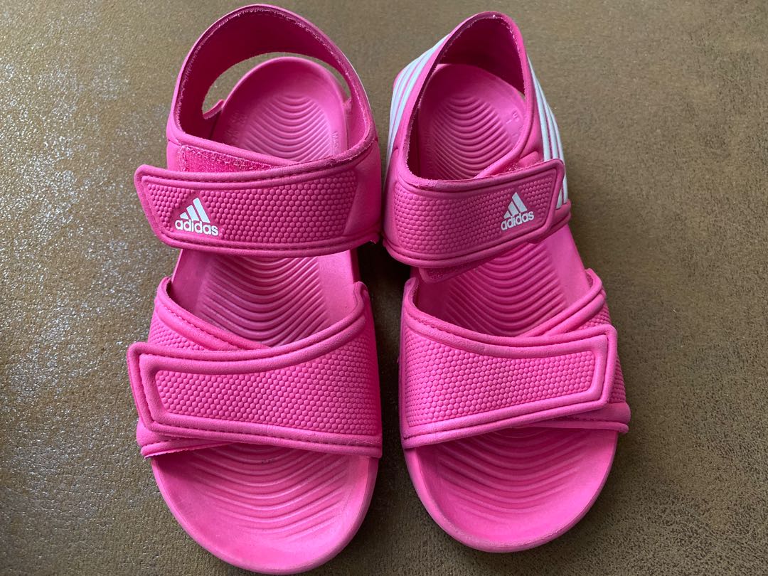 adidas akwah